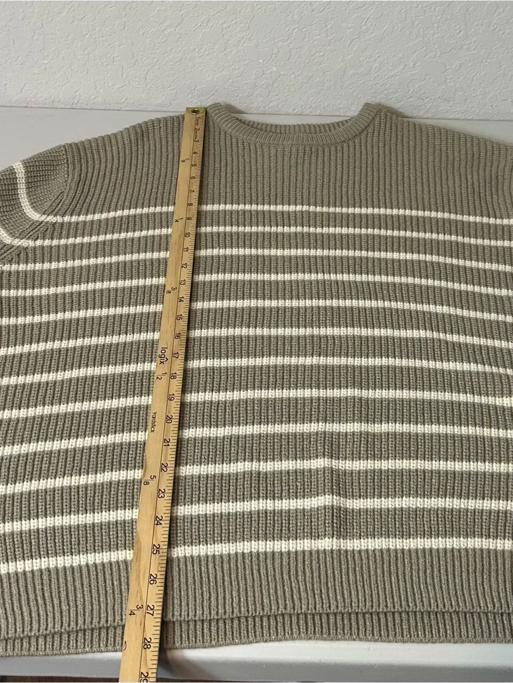 ASOS Men’s Oversized Crew Neck Knit Sweater Green & Ecru Stripes Size Large